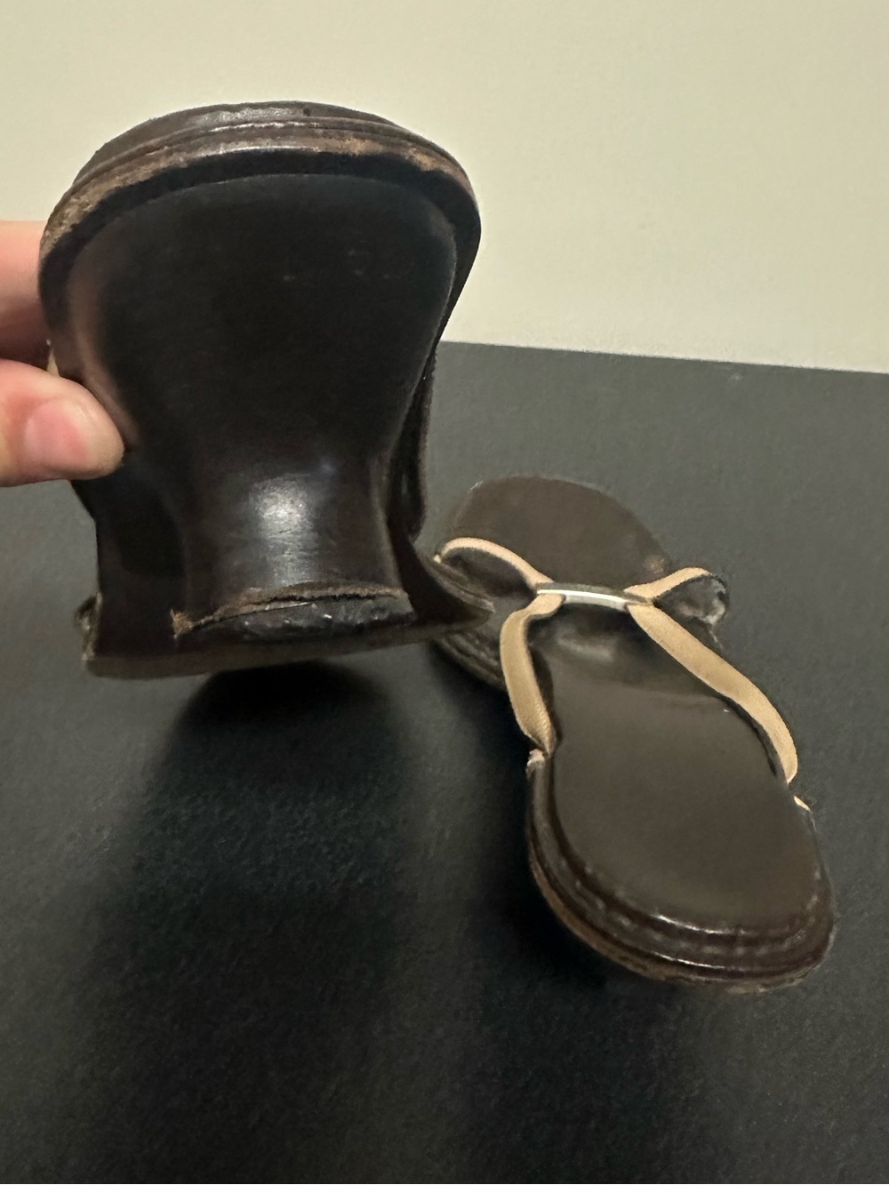 Gucci Vintage Strappy Tan Leather Logo Sandals Heels Size 8 Womens Shoes - Picture 10 of 14